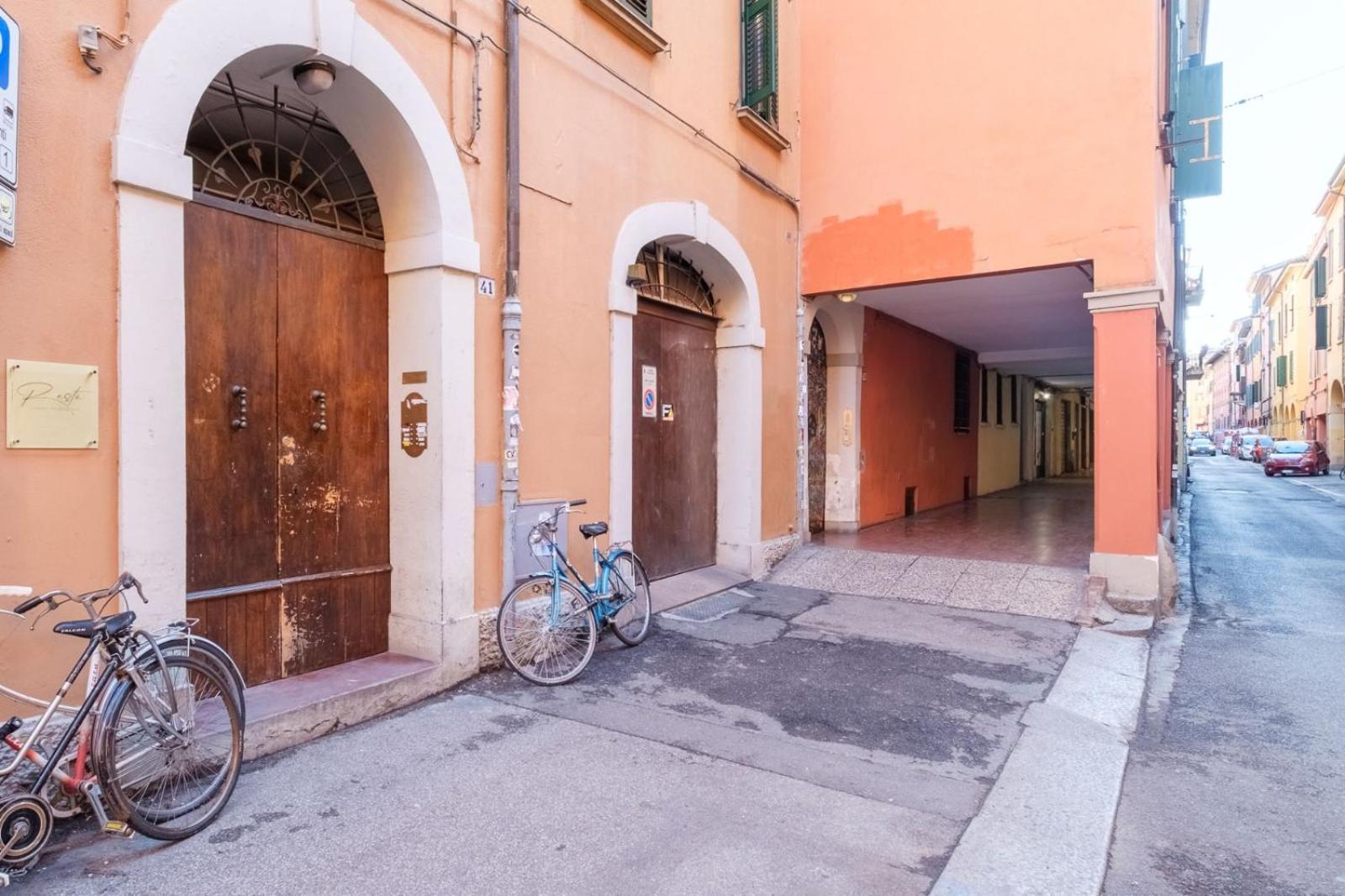 בולוניה Piazza Maggiore - Il Sentiero Apartment With Private Garden מראה חיצוני תמונה